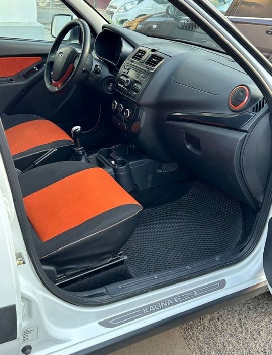 Lada Kalina Cross 2 sotiladi