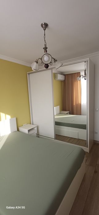 închiriez  apartament  2 camere