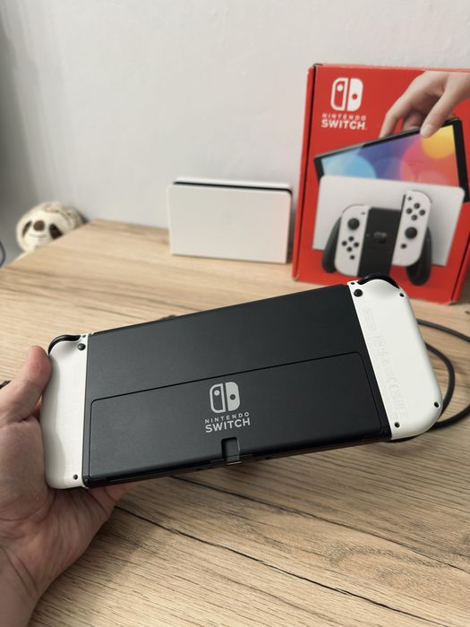 Продам Nintendo Switch OLED | Нинтендо Свитч ОЛЕД 3 игры