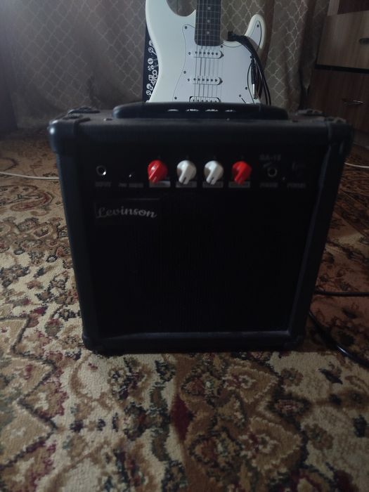 Электрогитарный комплект Levinson SPACK-1 WH