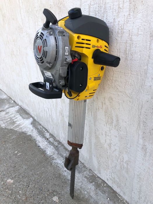 Demolator pe benzina  Wacker Neuson BH 65 ca nou