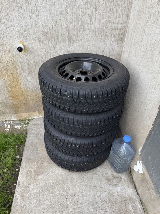 Продам резину комплект