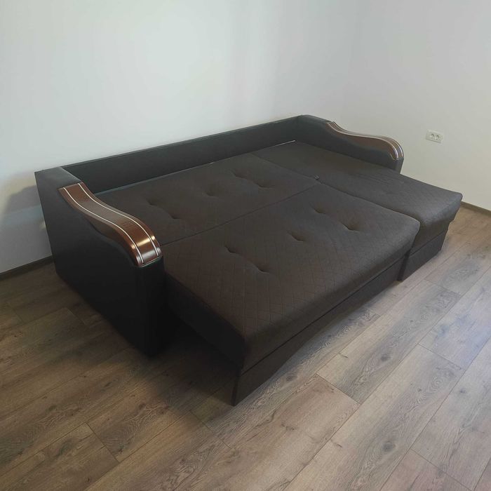 Canapea Coltar extensibila cu doua lazi de depozitare - Maro - Stare foarte buna 2.4m / 1.45m
