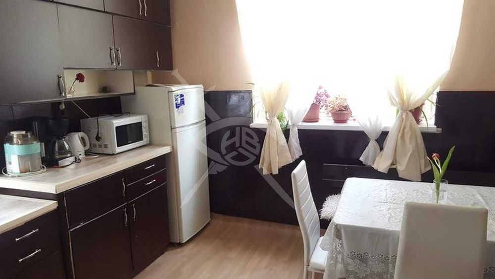 Дава се под наем Етаж от къща в София, Център - 50 кв.м за 548.25 € - Снимка #2