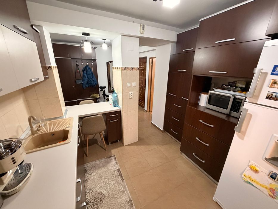 Vând Apartament 3 camere