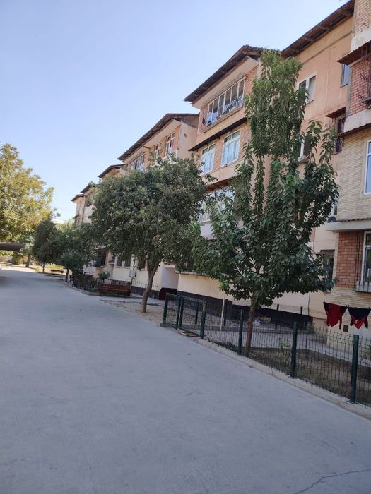 Olmazor tumani Qora qamish 2/1 da 5 xonali dom sotiladi