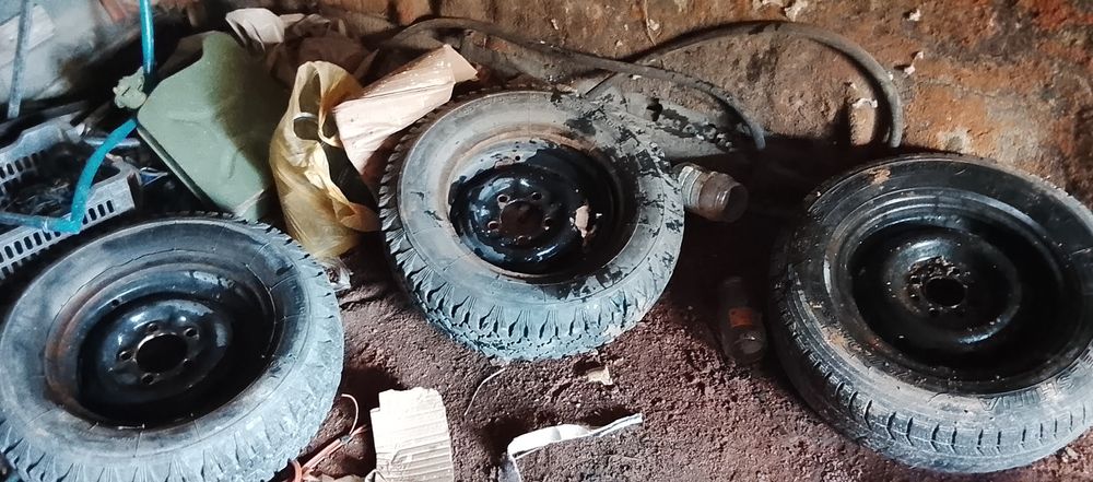 Продам четыре  колёса