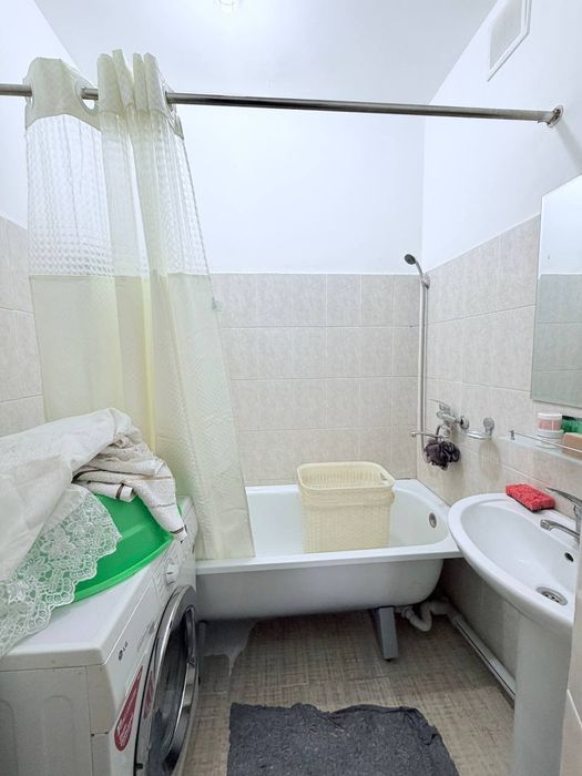 Qorasuvda 3 xonali kvartira ijaraga beriladi