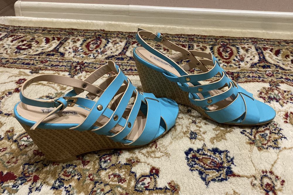 Осенние и зимние сапоги,босоножки 36-39