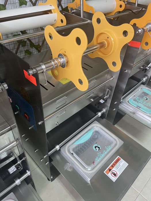 Пакетираща машина за тарелки