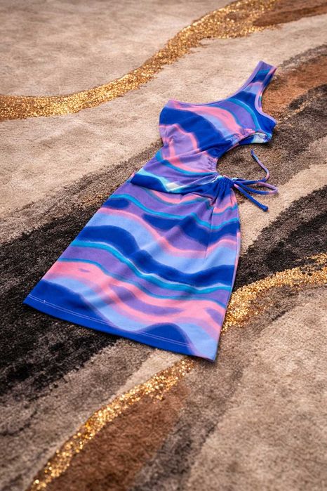 дамска рокля лятна за плаж лилаво синя с гола част от страни