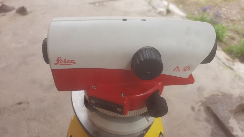 Нивелир Leica na 720