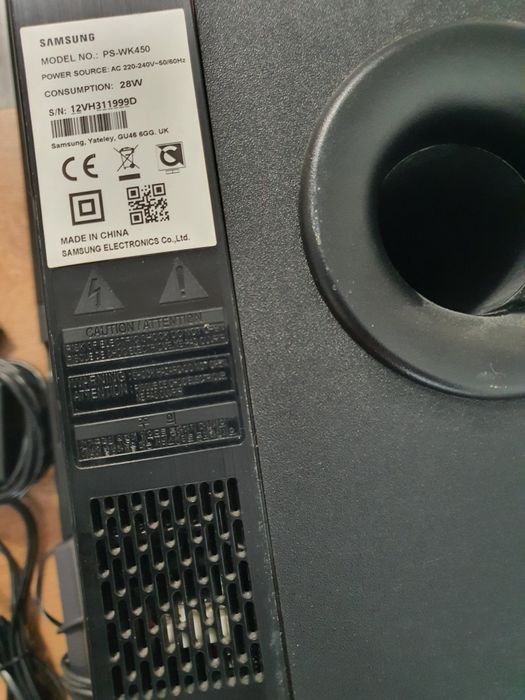 Саундбар Samsung със суббуфер