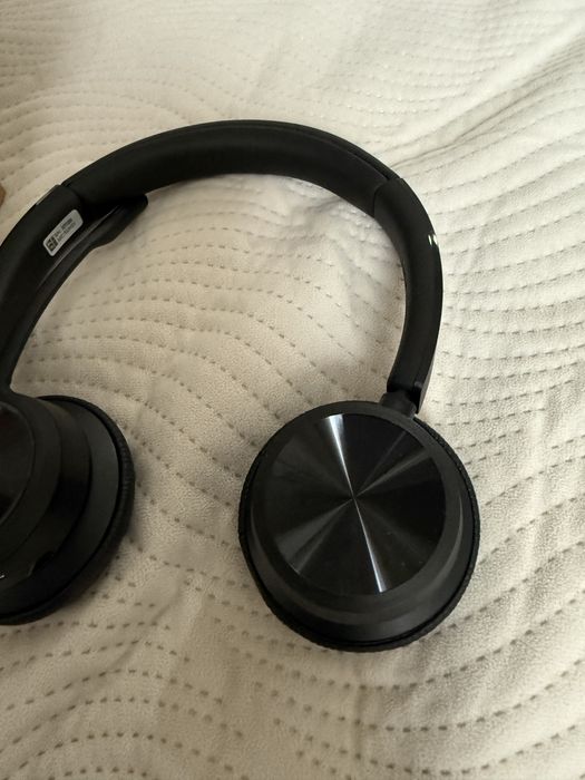 Продавам слушлки Poly savi 7320 office