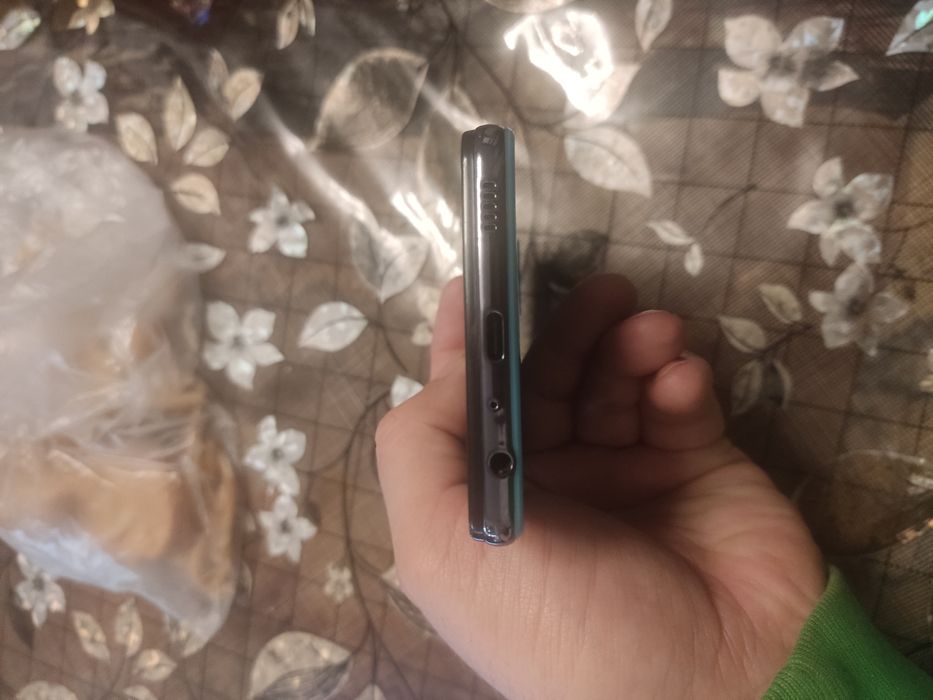 Продам телефон Самсунг Галакси А52