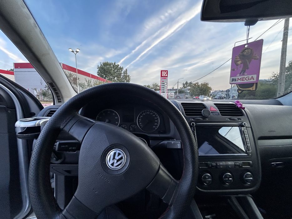 VOLKSWAGEN Golf 2004 — imagine 5