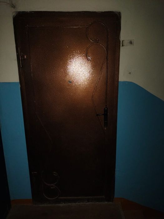 Продам 2 комнатную  квартиру