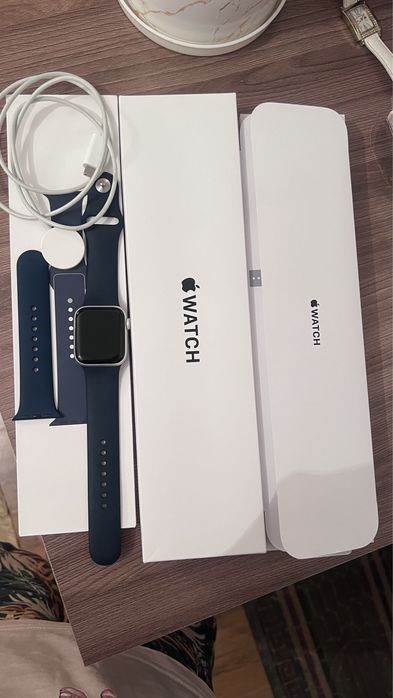 часы APPLE Watch