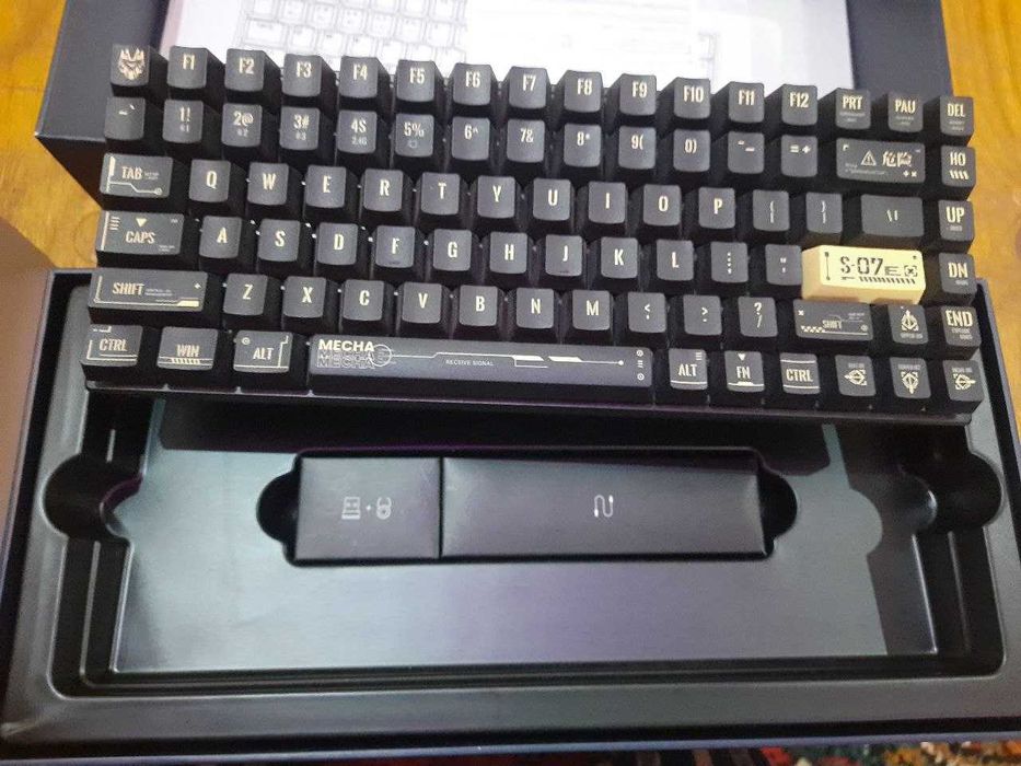 Механическая игровая клавиатура с подсветкой Rapoo V700-8A BlackGolden