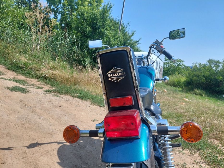 Suzuki Vs 800 intruder