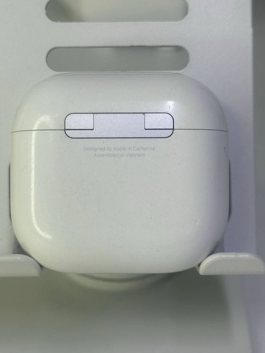 AirPods 4   Комплектация: БК //₽