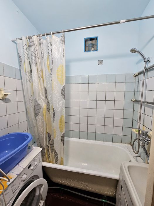 Сдаётся квартира Феруза ЭКО базар 1в2/4/4 45м²