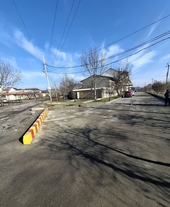 Хасанбой 6сот земля вдоль бетонки угловой