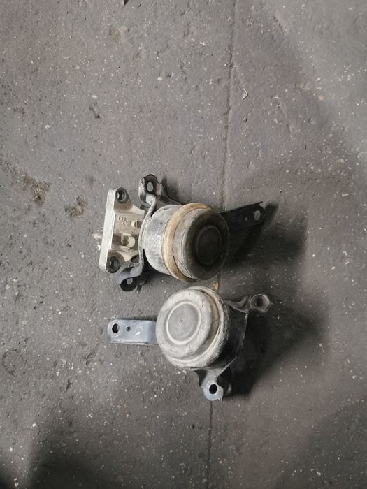 Продам подушка двигателя