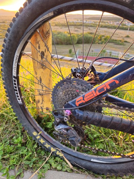 Bicicleta Giant Raign Full Suspension