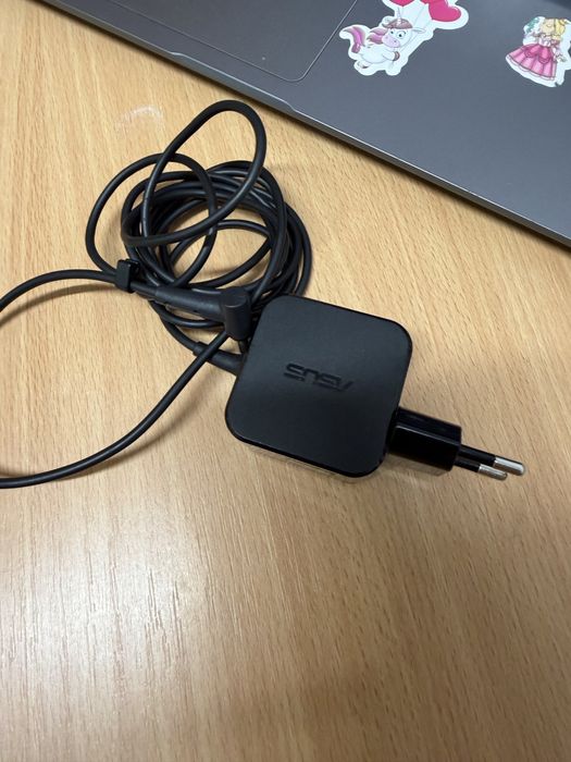 Vand laptop Asus