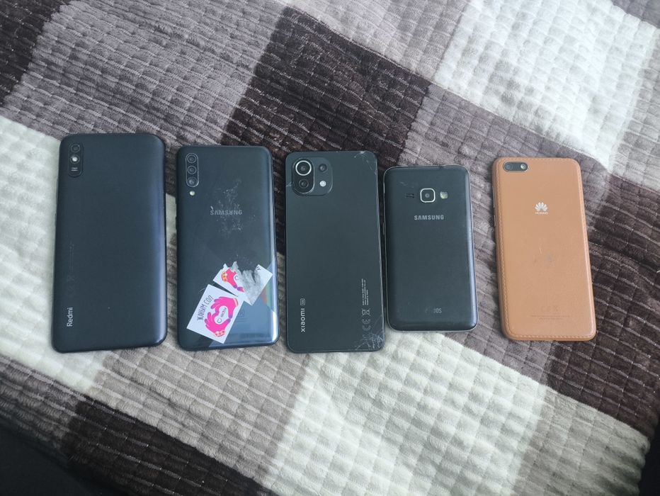 Обменяю битые телефоны