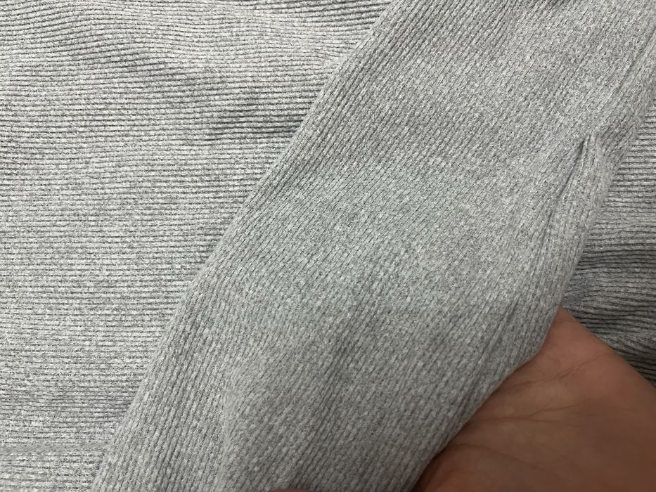 Трикотажный лонгслив серый