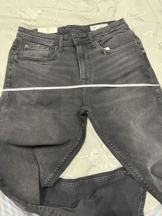 Джинсы черные Zara