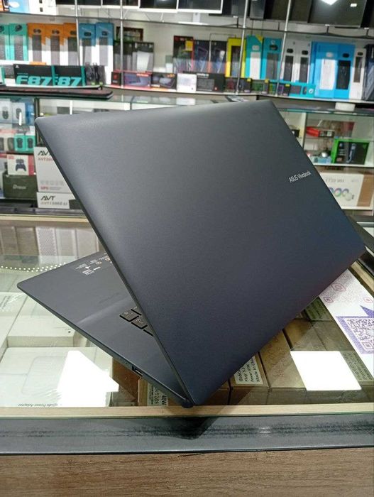 ASUS Vivobook M18 Ryzen R7-260 16GB LPDDR5 1TB SSD IPS 144Hz 300nit