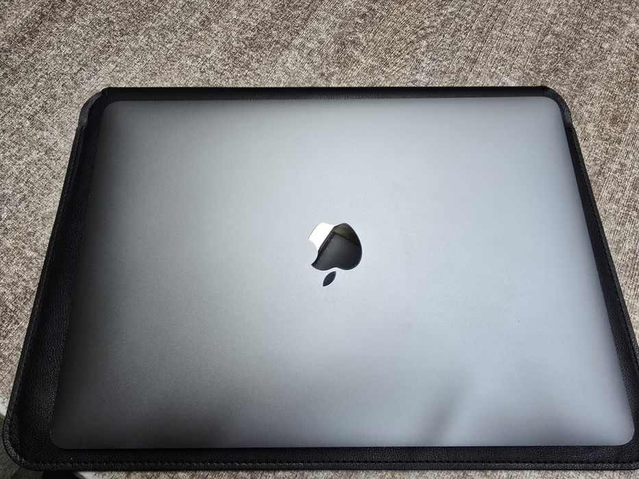 MacBook air m1 8/256gb