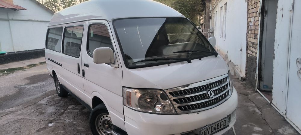 Продается автомобиль Фатон