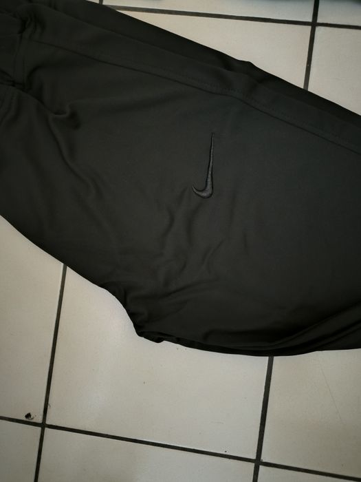 Дамски спортен екип от полиамид