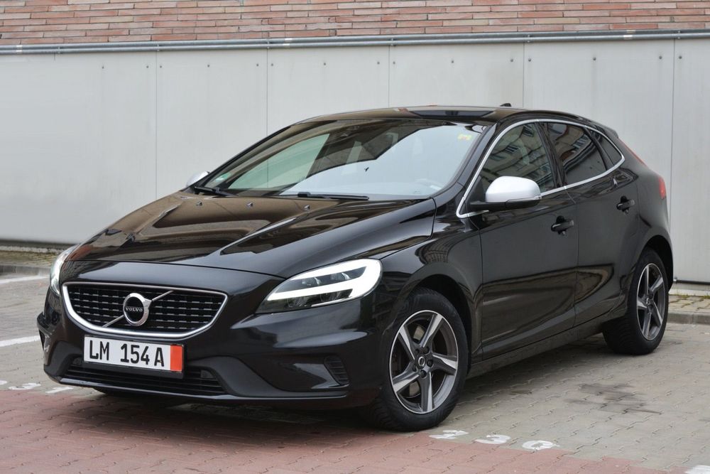 Volvo V40 R-Design/2018/Automata/Panoramic/150CP/Germania/Carte service