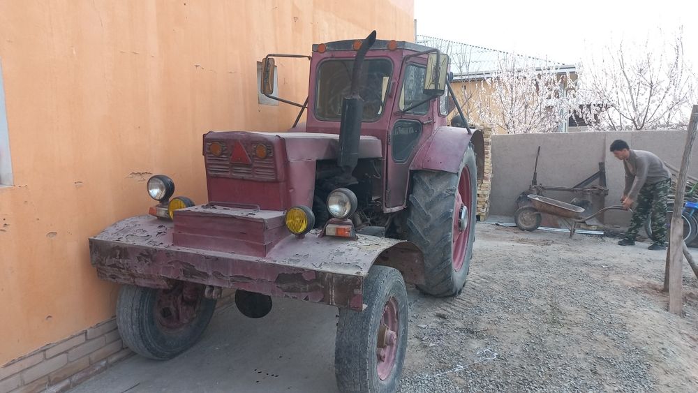 Трактор Т-40 сотилади