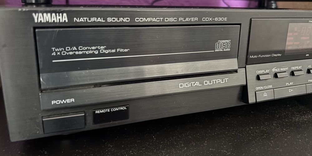 YAMAHA  CDX 630E CD PLAYER **raritate tehnica**
