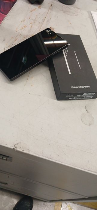 Vând samsung galaxy s25 ultra 16g 1t