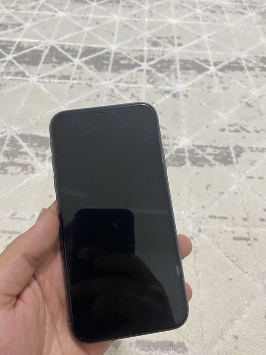 iPhone 11 128gb емкость 77%