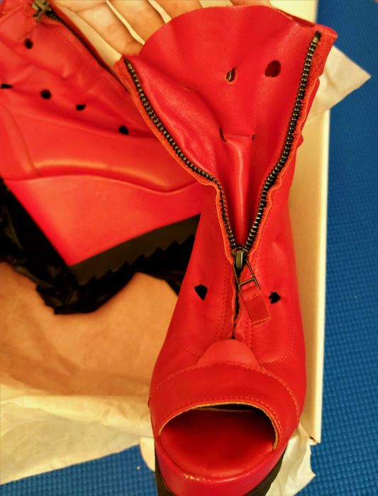 Дамски сандали от естествена кожа