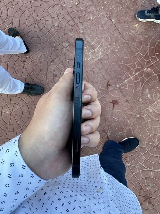 iphone 13 128 black RK/A xolati ortacha srochna sotiladi oladigalla