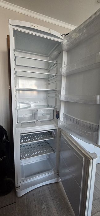 Холодильник б/у в отличном состоянии
