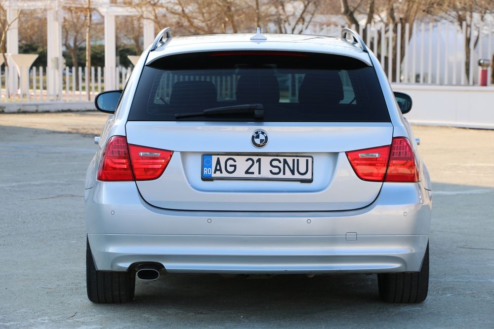Vand BMW Seria 3 Euro 5 Automat Navi Panoramic Xenon Posibilitate Rate