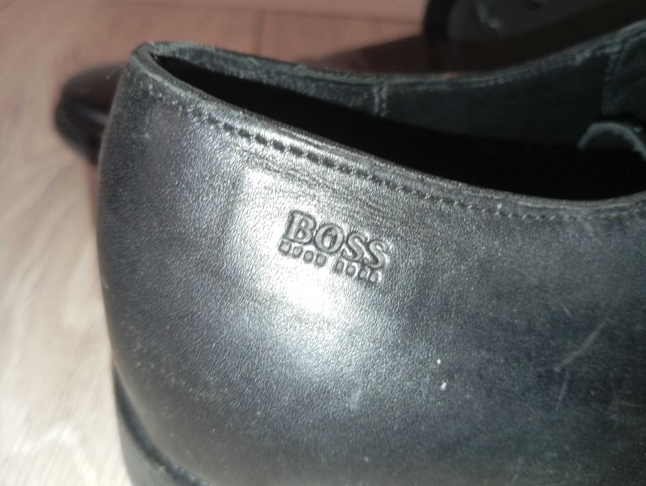 Мъжки кожени обувки boss
