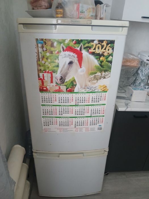 Продам холодильник в отличном тех состояний ! Б/у ! Работает хорошо !