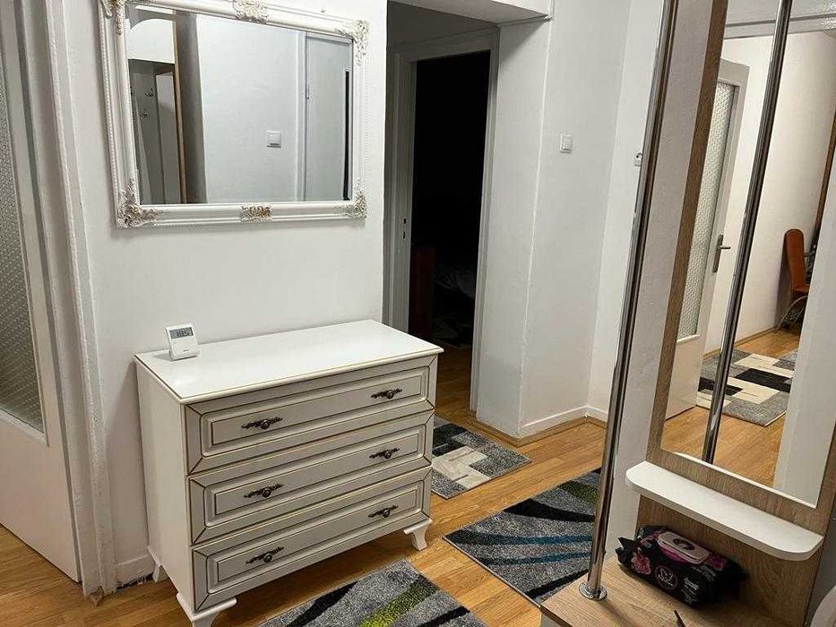 vand apartament 3 camere