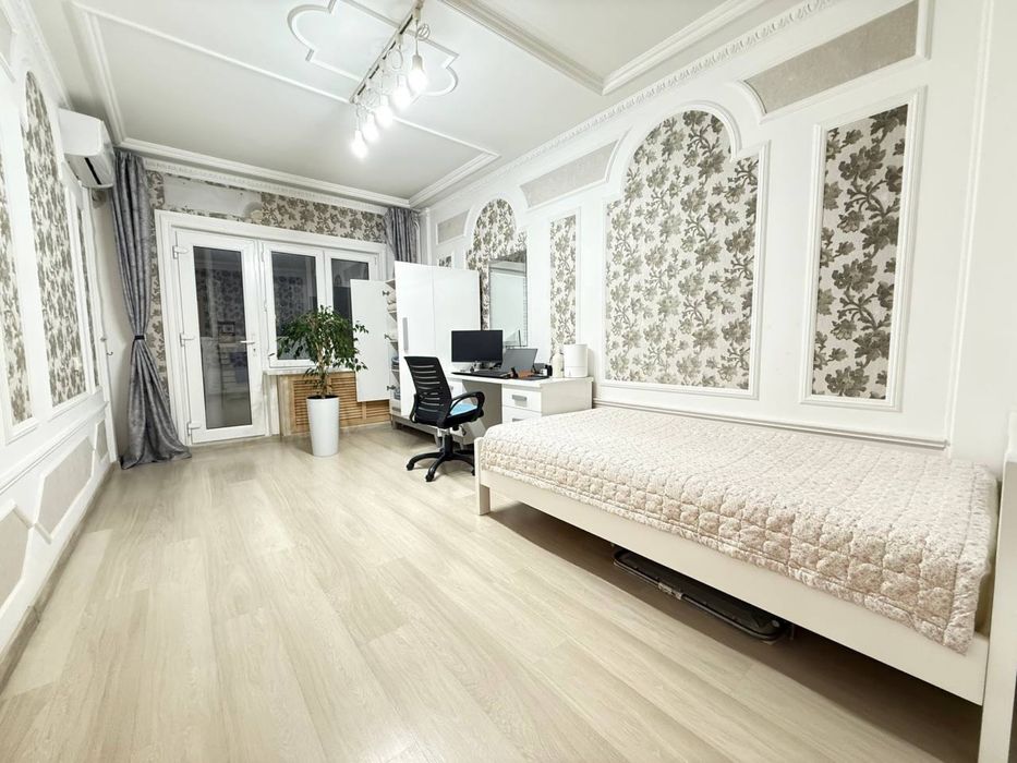 В продаже  4х комнатная квартира на Айбеке 4/7/9 180м2